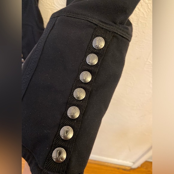 Lululemon legging - Picture 2 of 5